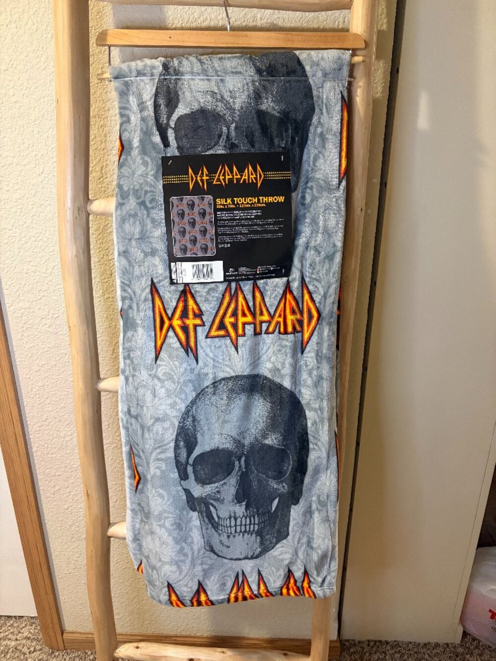 Def Leppard Skull Silk Touch Throw Blanket 50x70 Rock Band NWT